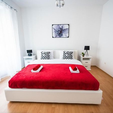Bright And Modern 1Bdr Apartment In The Center Sarajevo Exterior photo