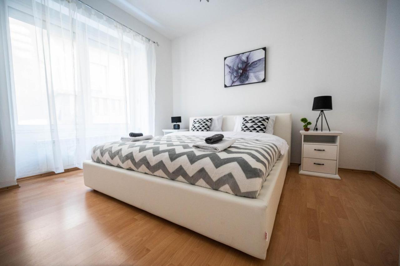 Bright And Modern 1Bdr Apartment In The Center Sarajevo Exterior photo